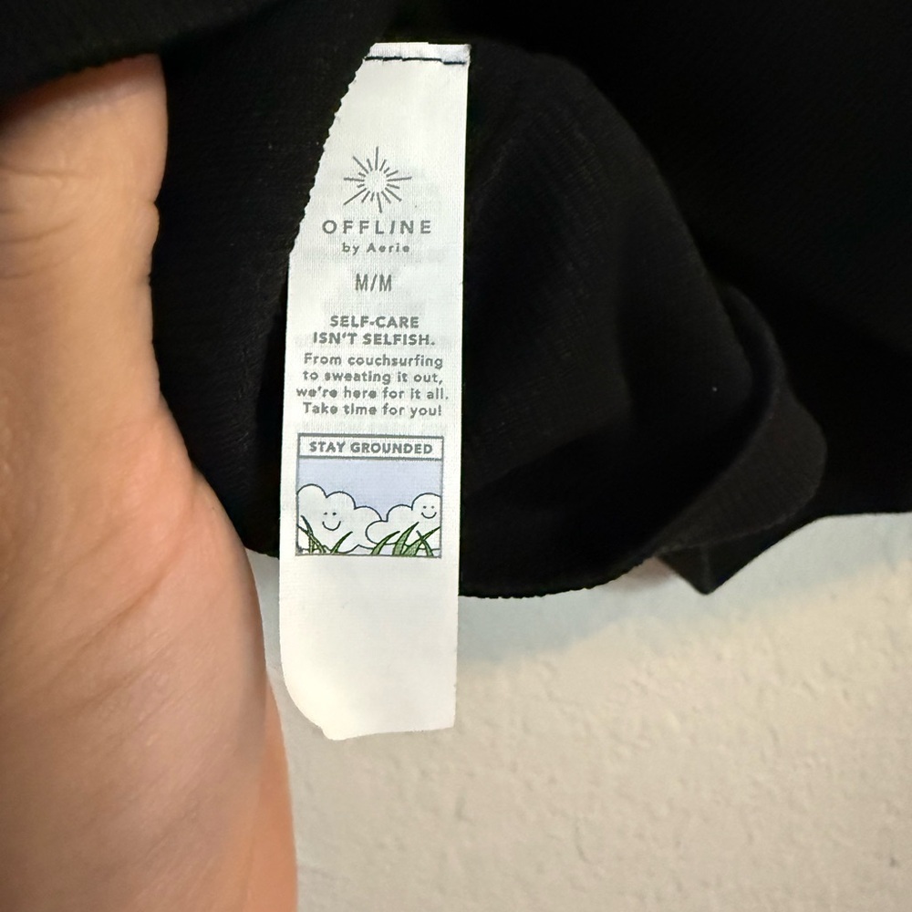 Offline by Aerie Black Seamless Short Sleeve Crop Top - Picture 6 of 6
